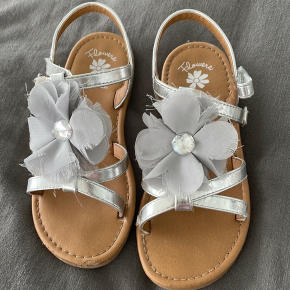 Flowers by Nina Silver Annabel Dressy Sandals Flats with Bow Girls Size 11 - Picture 1 of 6